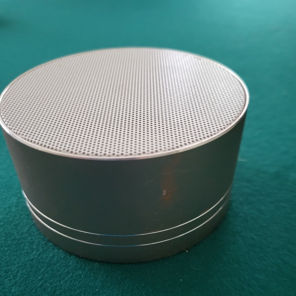Classic rose gold wifi speaker